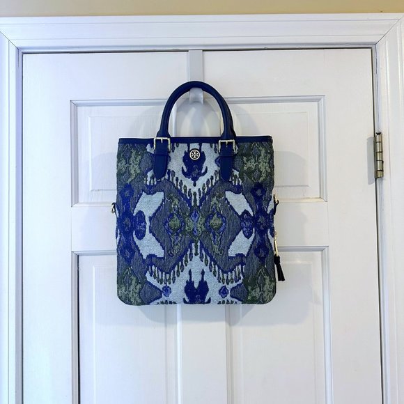 Tory Burch Finley Fold-Over Crossbody Bag - Picture 8 of 14